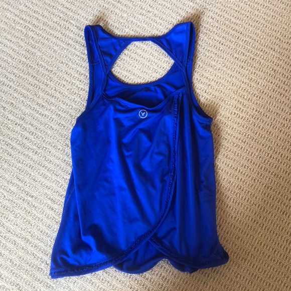 Workout top - Picture 2 of 4